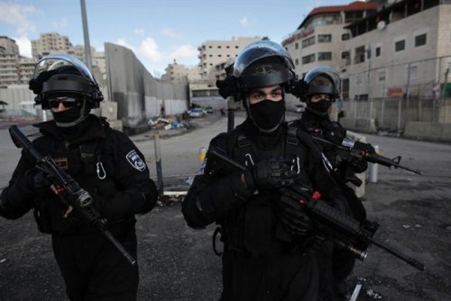 soldats_masque_s.jpg