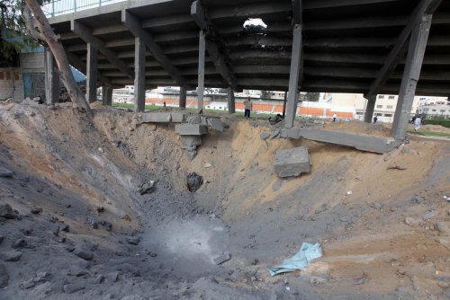 stage_gaza_trou_sous_les_gradins.jpg