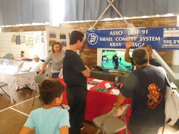stand_3.9.16_hache.jpg