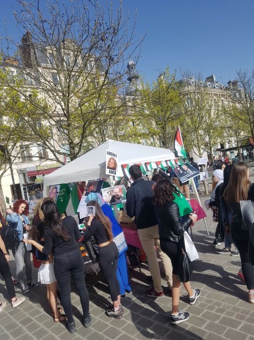 stand_pris_d_assaut_troyes_7_avril.jpg