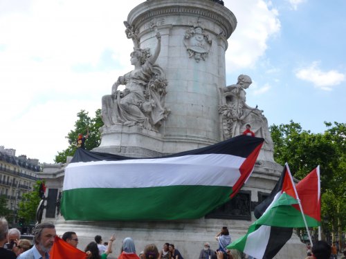 statue_drapeau_re_pu_17_juin.jpg
