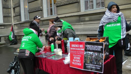 the_cafe_boycott_versailles-2.jpg