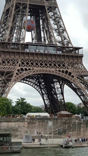 tour_eiffel_stop_loi_travail.jpg