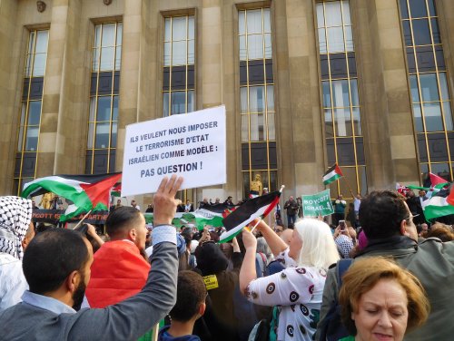troca_notre_pancarte_terrorisme.jpg