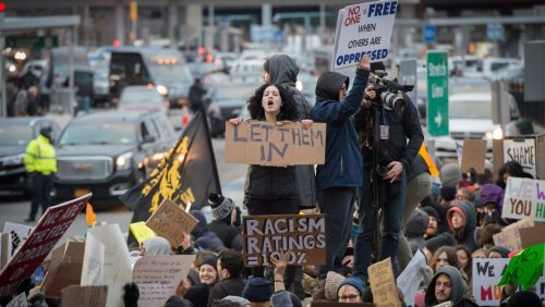 trump_protesters_jfk.jpg