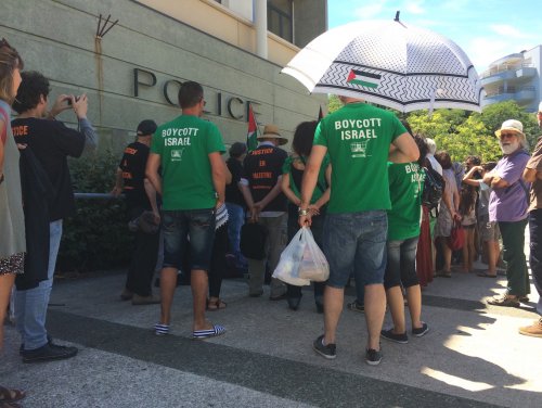 tshirts_me_le_s_commissariat_montpellier.jpg