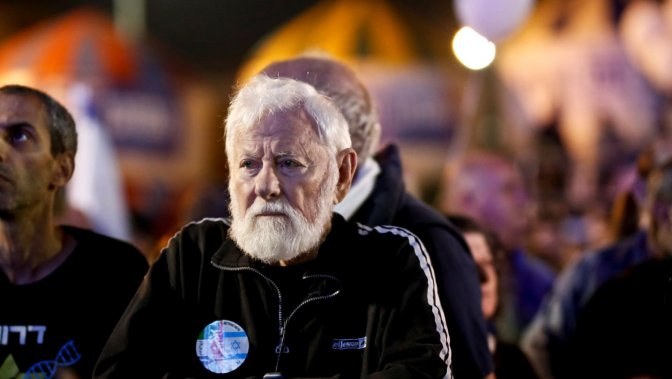 uri_avnery_manif.jpg