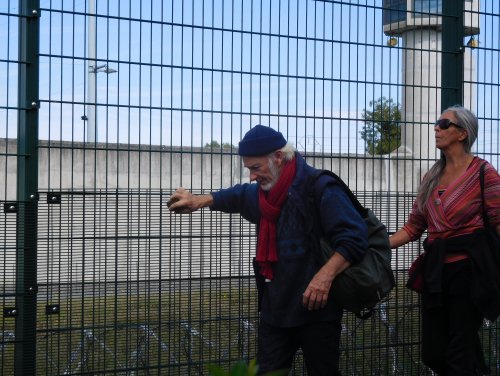 vieil_homme_et_la_pierre.jpg