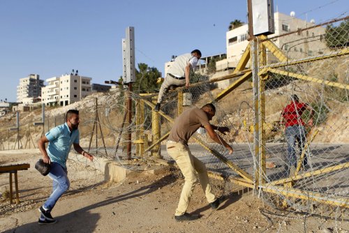 west-bank-fence_pour_aller_prier.jpg