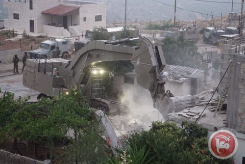 caterpillar_pour_la_de_molition_des_maisons.jpg