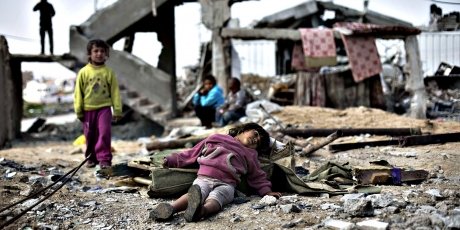 gaza_enfants_dorment_ds_de_combres.jpg