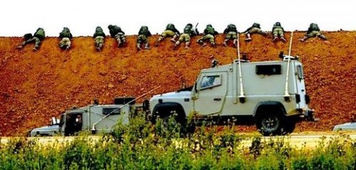 gaza_snipers_et_jeeps.jpg
