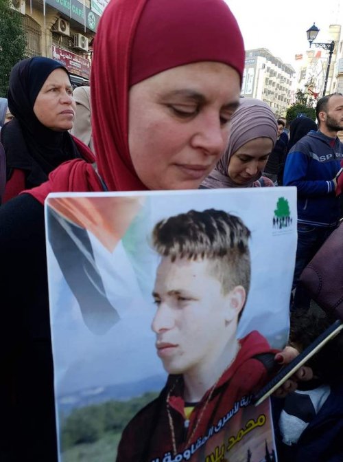 manal_tamimi_et_photo_de_son_fils_mohammad.jpg