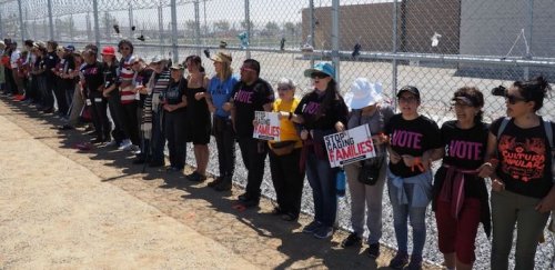 manif_contre_de_tention_immigrants_us.jpg