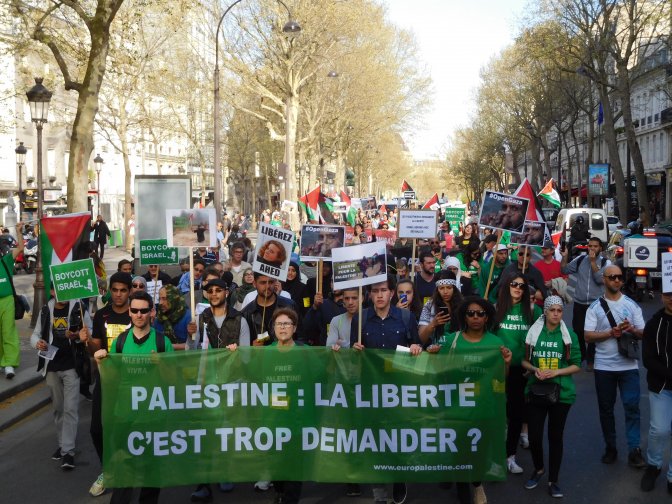 manif_d_en_haut_encore_meilleure.jpg
