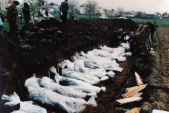 mass-grave-bosnia.jpg