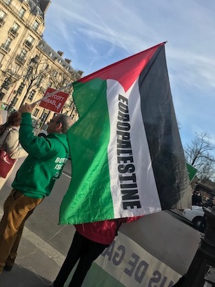 nico_drapeau_europal_invalides.jpg