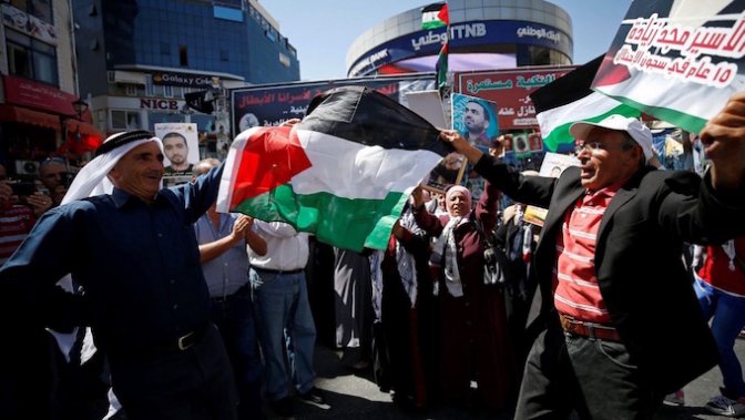 palestiniens_ce_le_brent_fin_de_la_gre_ve_de_la_faim.jpg