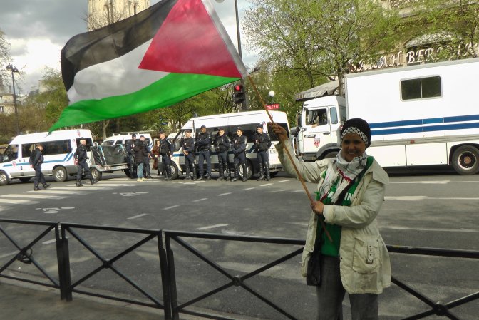 yamina_drapeau_crs.jpg